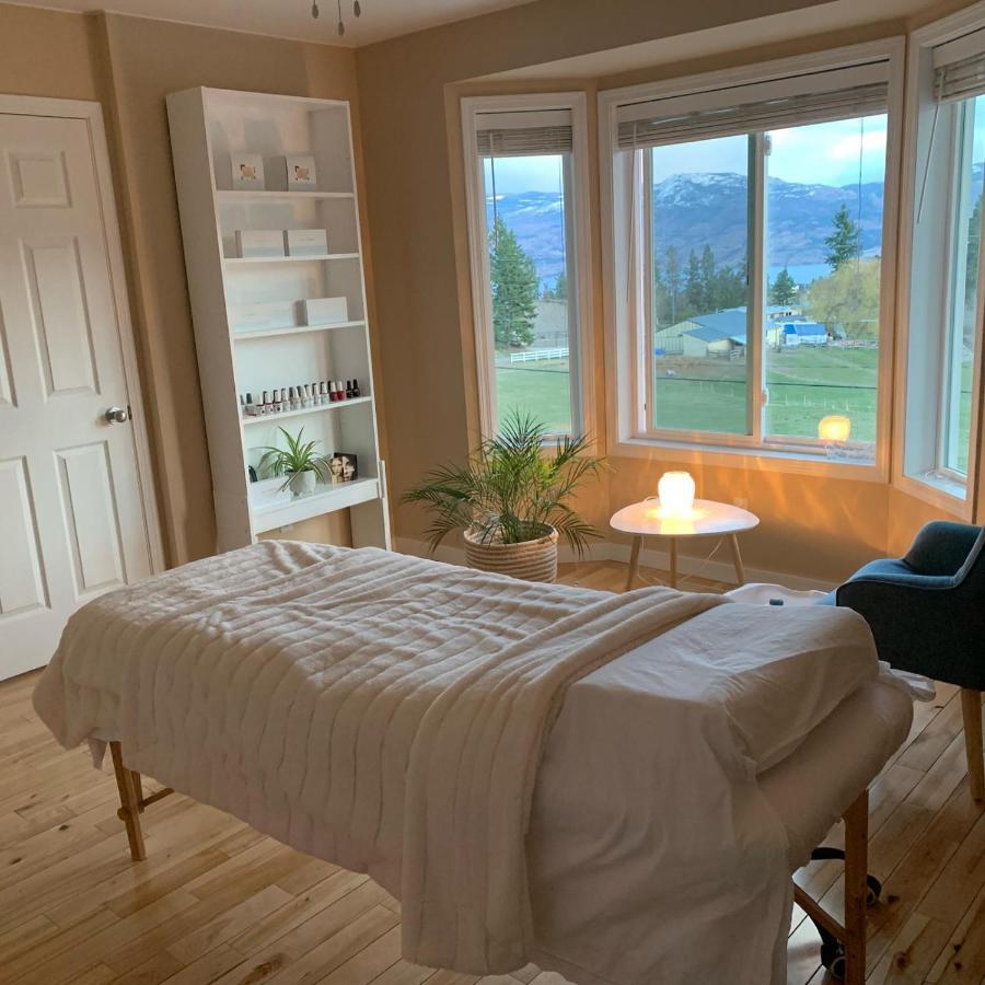Salish B&B And Spa West Kelowna Ngoại thất bức ảnh